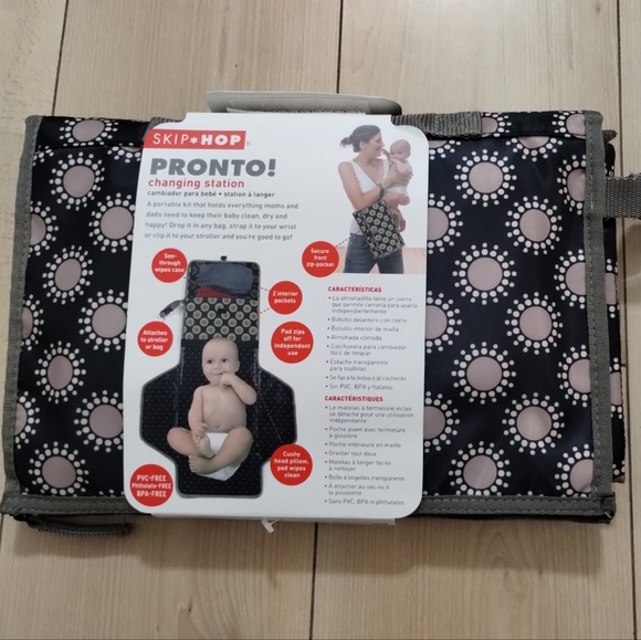 Skip Hop pronto changing station - Picture 2 of 4